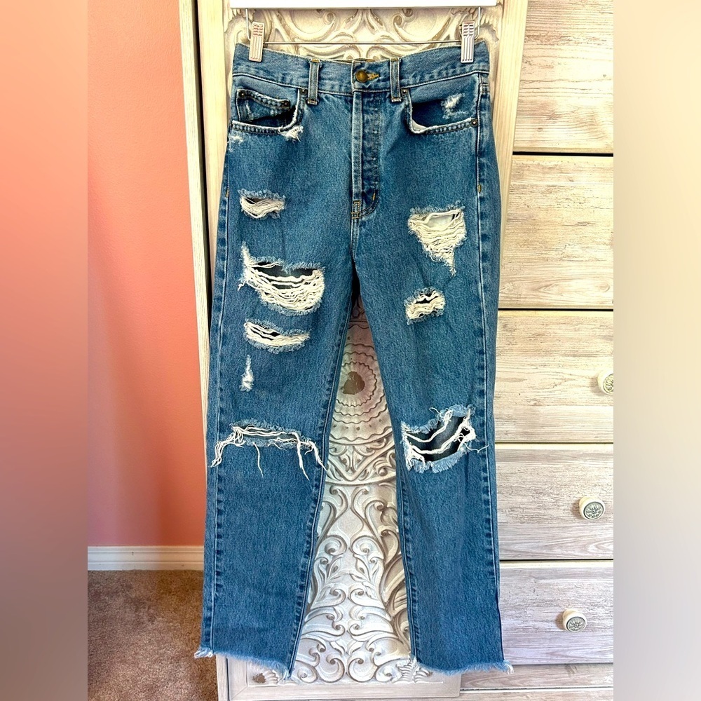 Carmar trashed distressed straight leg raw hem jeans size 25 button fly med.wash